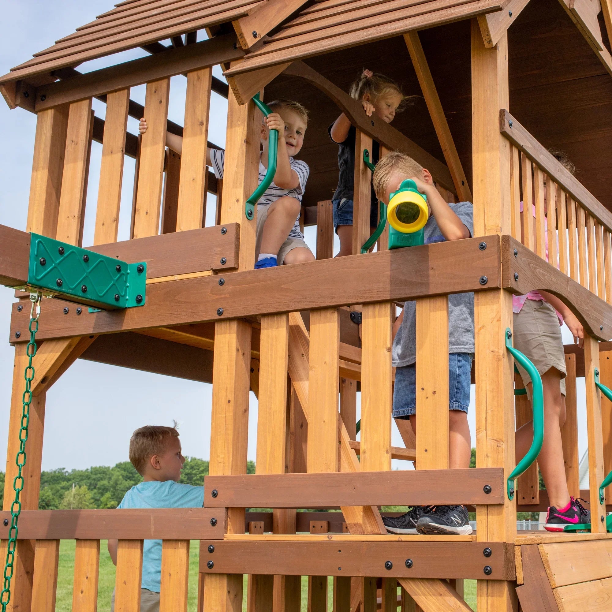 Backyard Wrap Highlander Swing Set