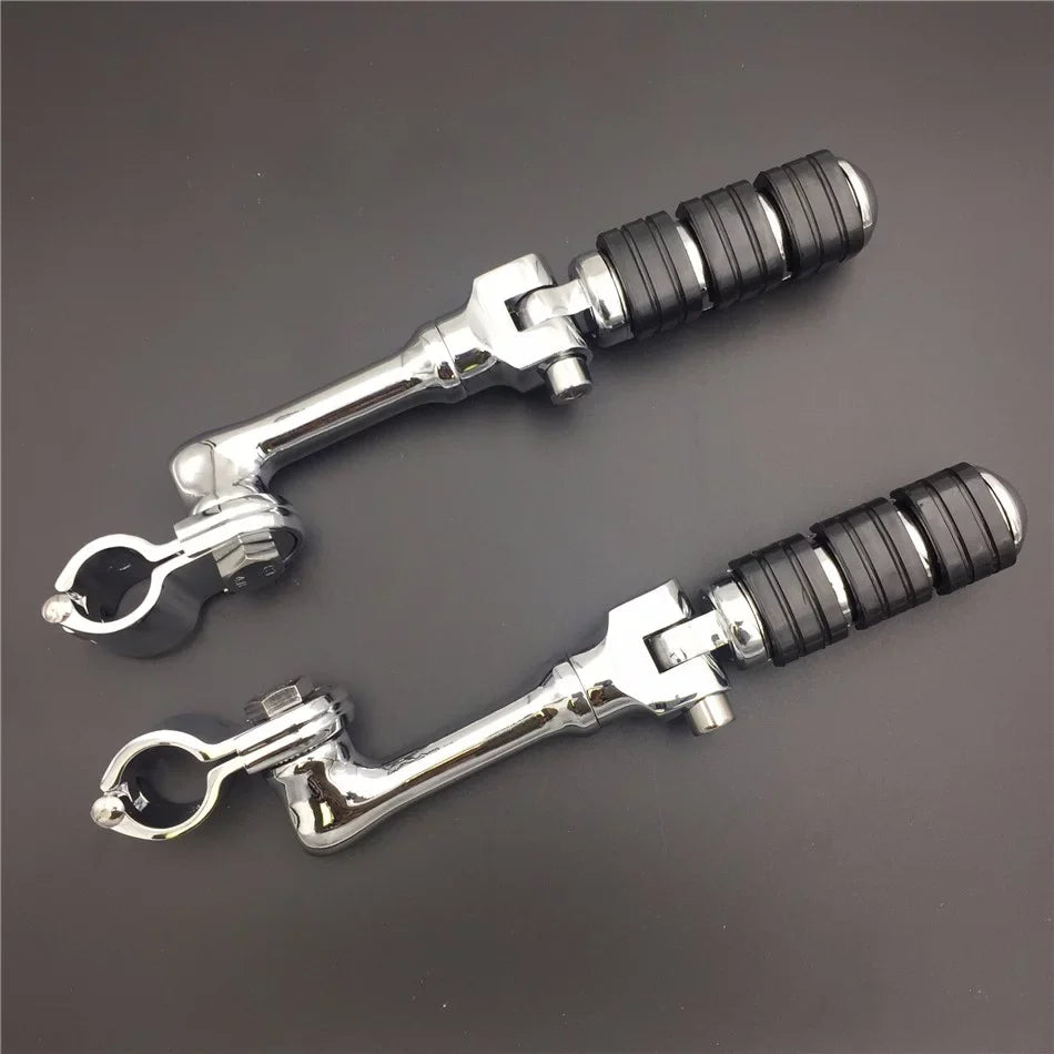 HTT-MOTOR Chrome Regular Footrest Foot Pegs with 1-1/2" 1.5" Long Angled Clamps For Harley Sportster 883 XL 1200/Triumph Rocket 3 /Kawasaki Vulcan VN400 VN900 VN1500 VN2000
