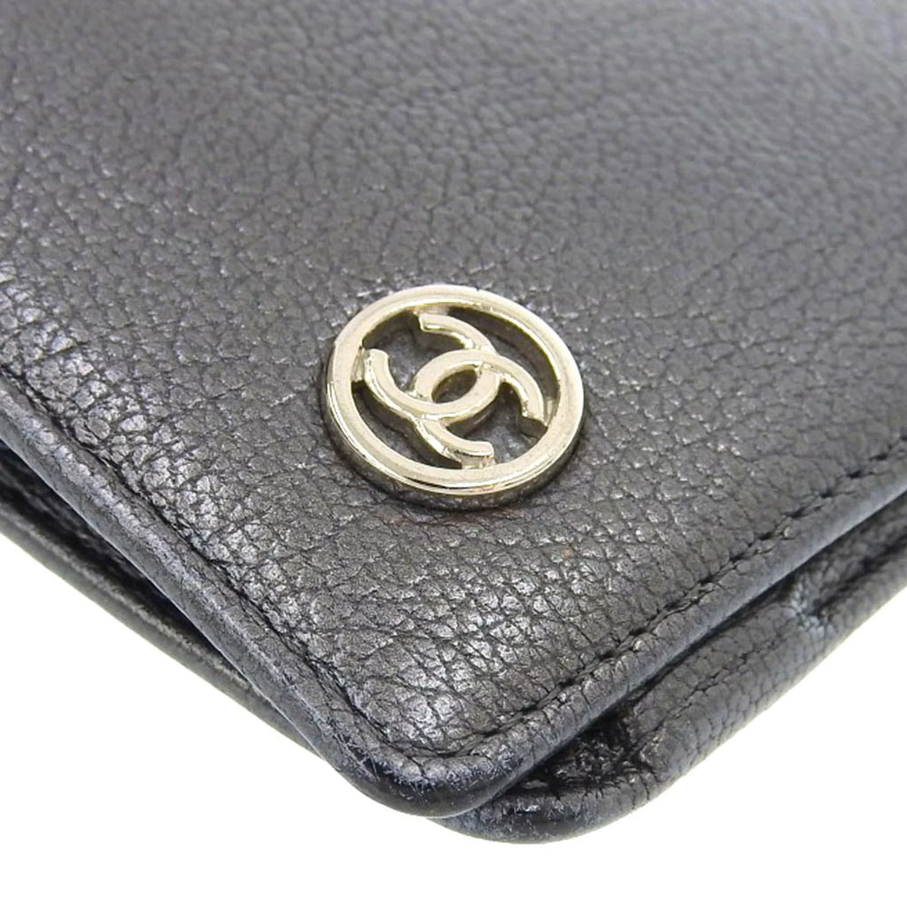 Pre-Owned Chanel CHANEL here mark bi-fold long wallet metallic lambskin gray No. 11 with seal (Fair)