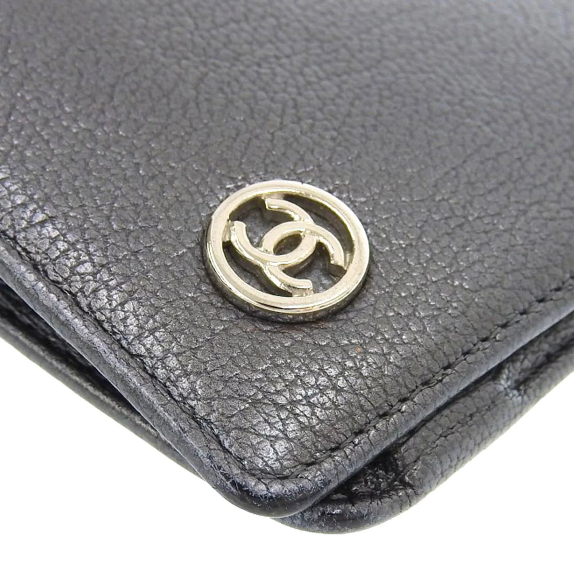 Pre-Owned Chanel CHANEL here mark bi-fold long wallet metallic lambskin gray No. 11 with seal (Fair)