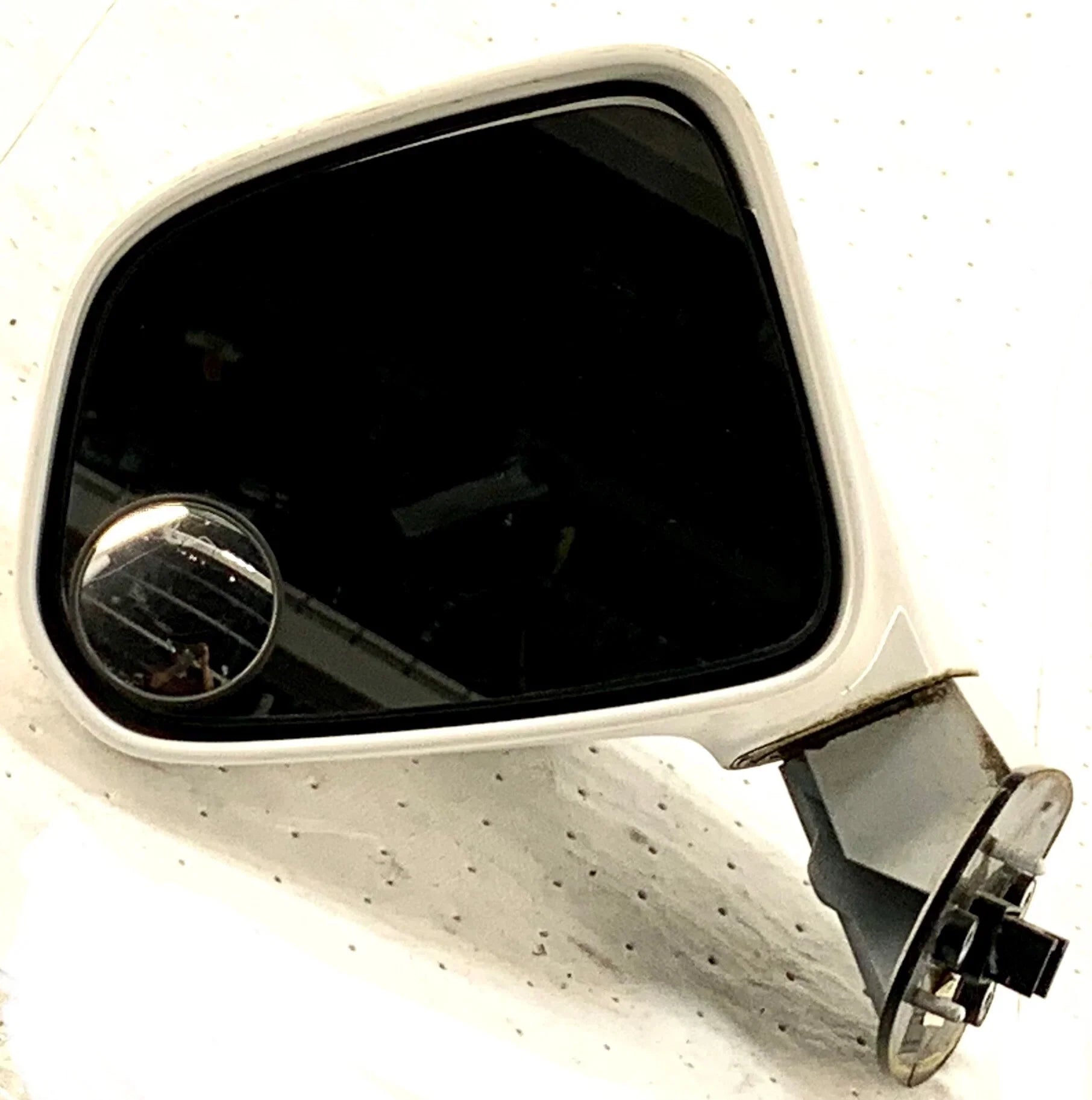 Pre-Owned 2008-2010 Saturn Vue Driver LH Side View Mirror Power Heated DL8 OEM (Good)
