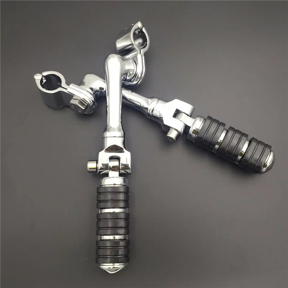 HTT-MOTOR Chrome Regular Footrest Foot Pegs with 1-1/2" 1.5" Long Angled Clamps For Harley Sportster 883 XL 1200/Triumph Rocket 3 /Kawasaki Vulcan VN400 VN900 VN1500 VN2000